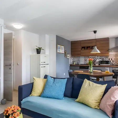 Apartment In Mit Balkon Und Ausblick Poreč