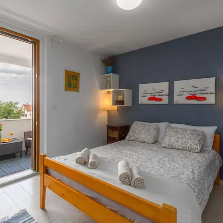 In Mit Balkon Und Ausblick * Poreč