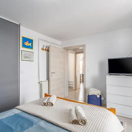 In Mit Balkon Und Ausblick * Poreč